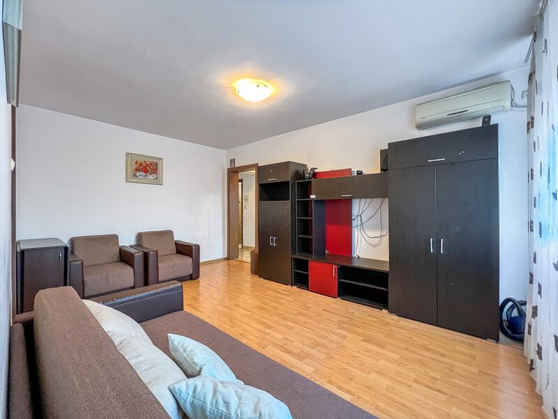 Bucur Obor. 6 minute pe jos este Metroul, statia Obor! 3 camere Loc de parcare!