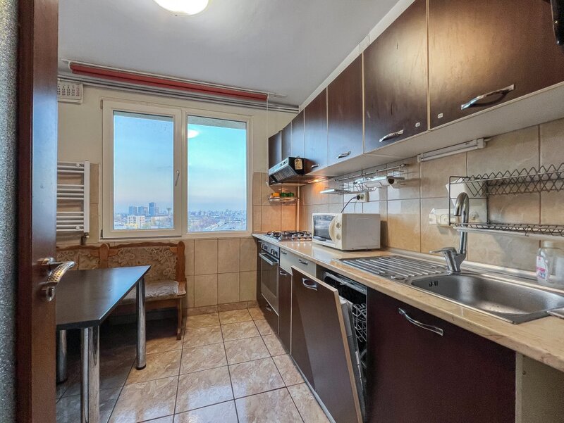 Bucur Obor. 6 minute pe jos este Metroul, statia Obor! 3 camere Loc de parcare!