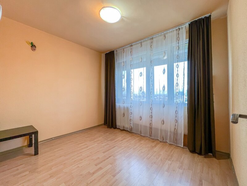 Bucur Obor. 6 minute pe jos este Metroul, statia Obor! 3 camere Loc de parcare!