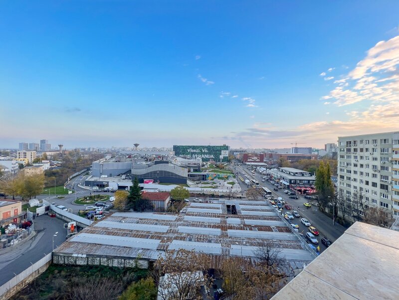 Bucur Obor. 6 minute pe jos este Metroul, statia Obor! 3 camere Loc de parcare!